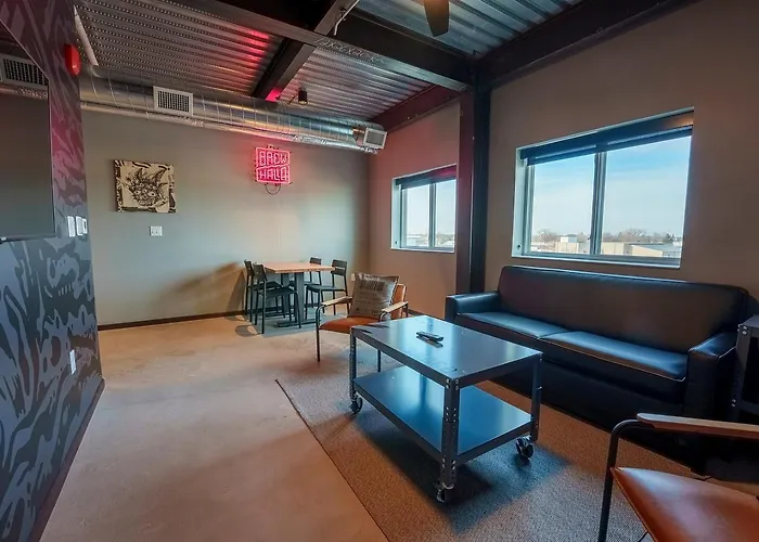 Brewhalla Hotel *