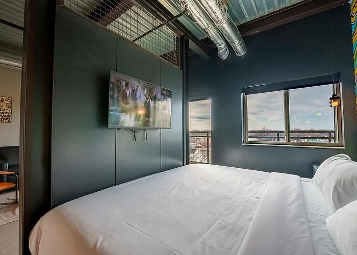 Brewhalla Hotel *